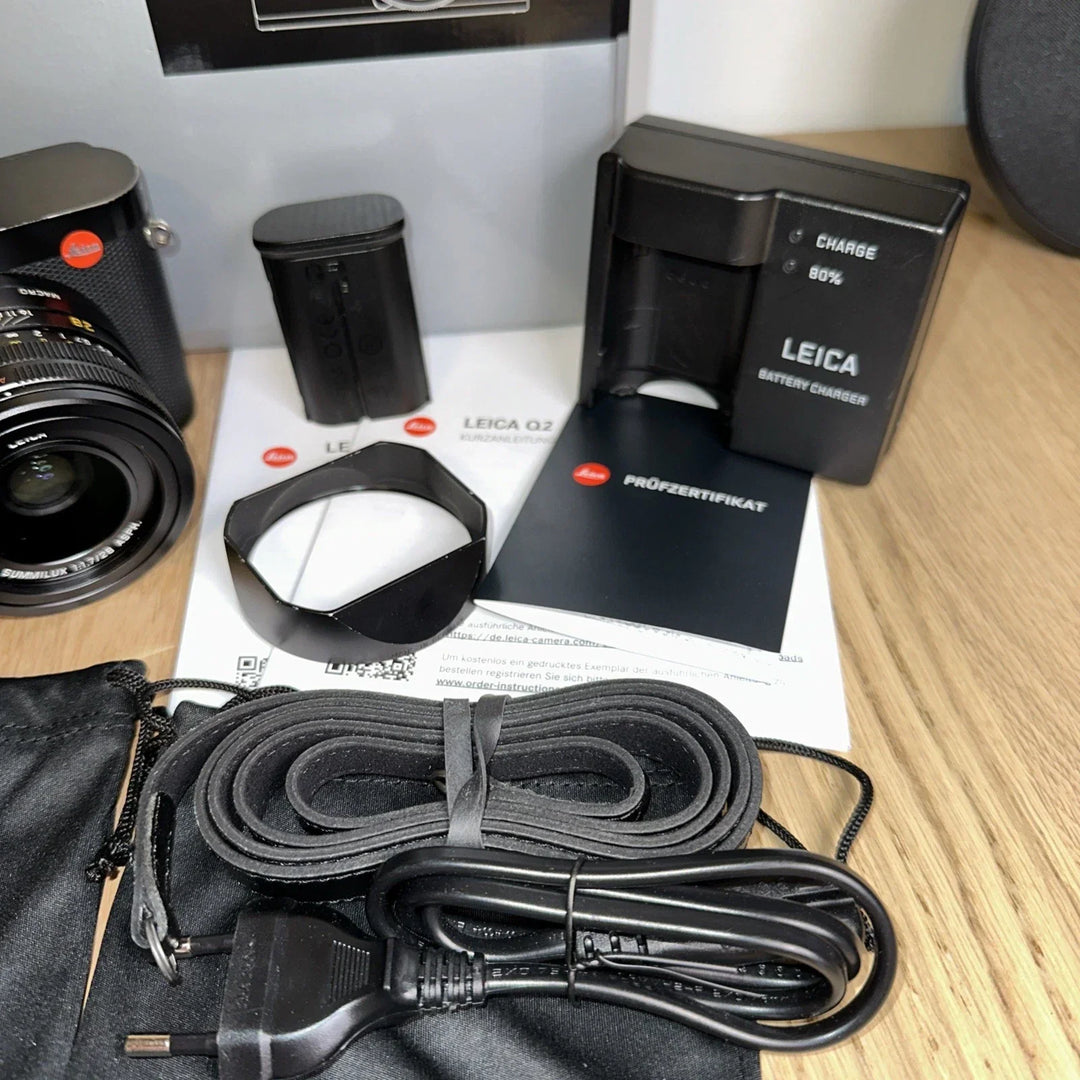 Leica Q2 47.3MP  - Box, Accessories, Complete Set! - US Seller